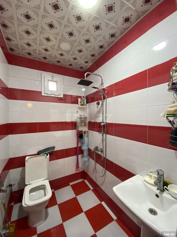 Satılır 5 otaqlı həyət evi