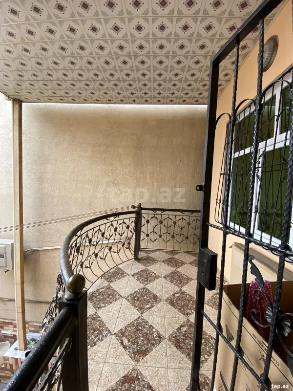 Satılır 5 otaqlı həyət evi