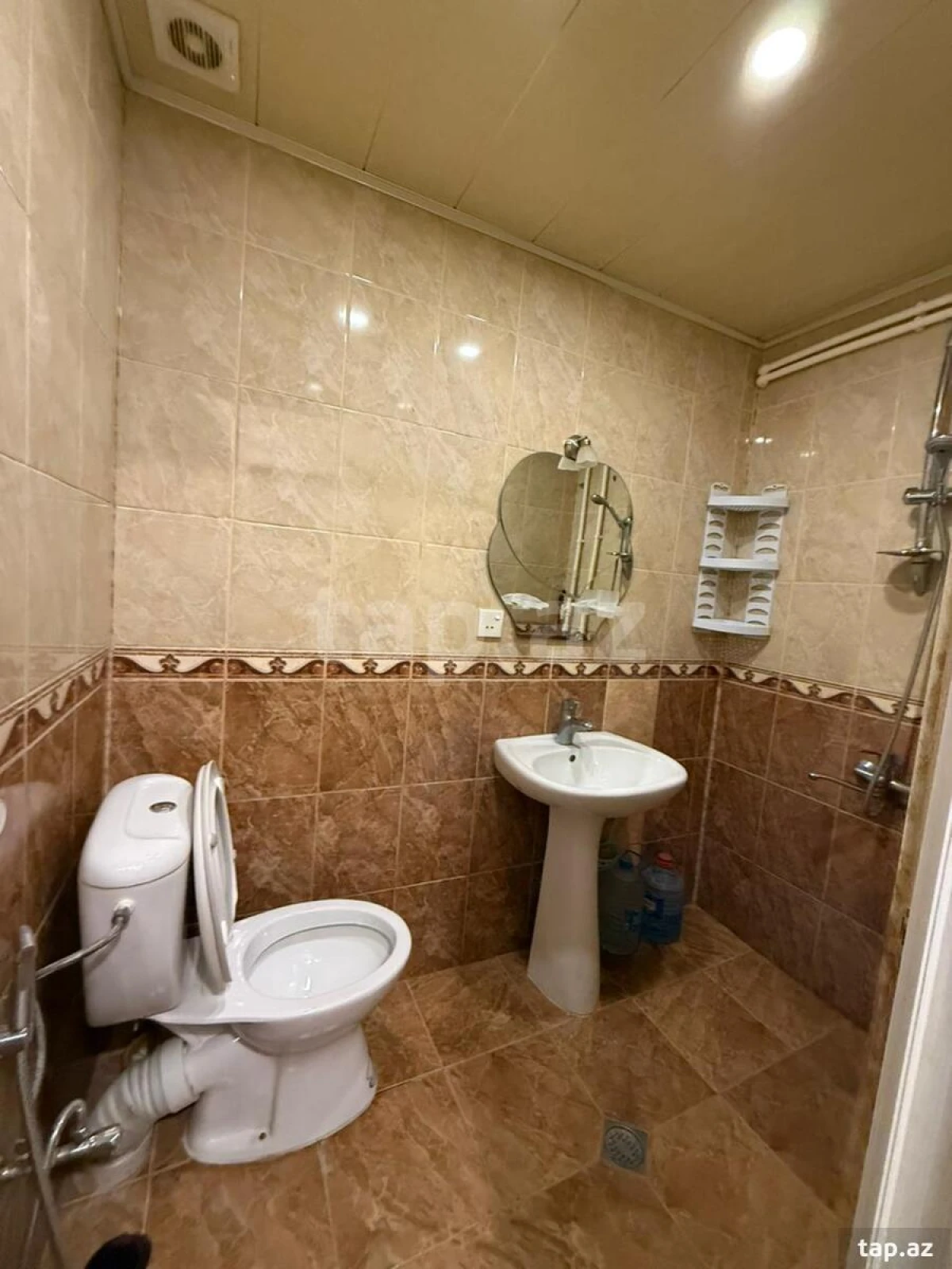 Kirayə verilir 2 otaqlı yeni tikili 70 m²