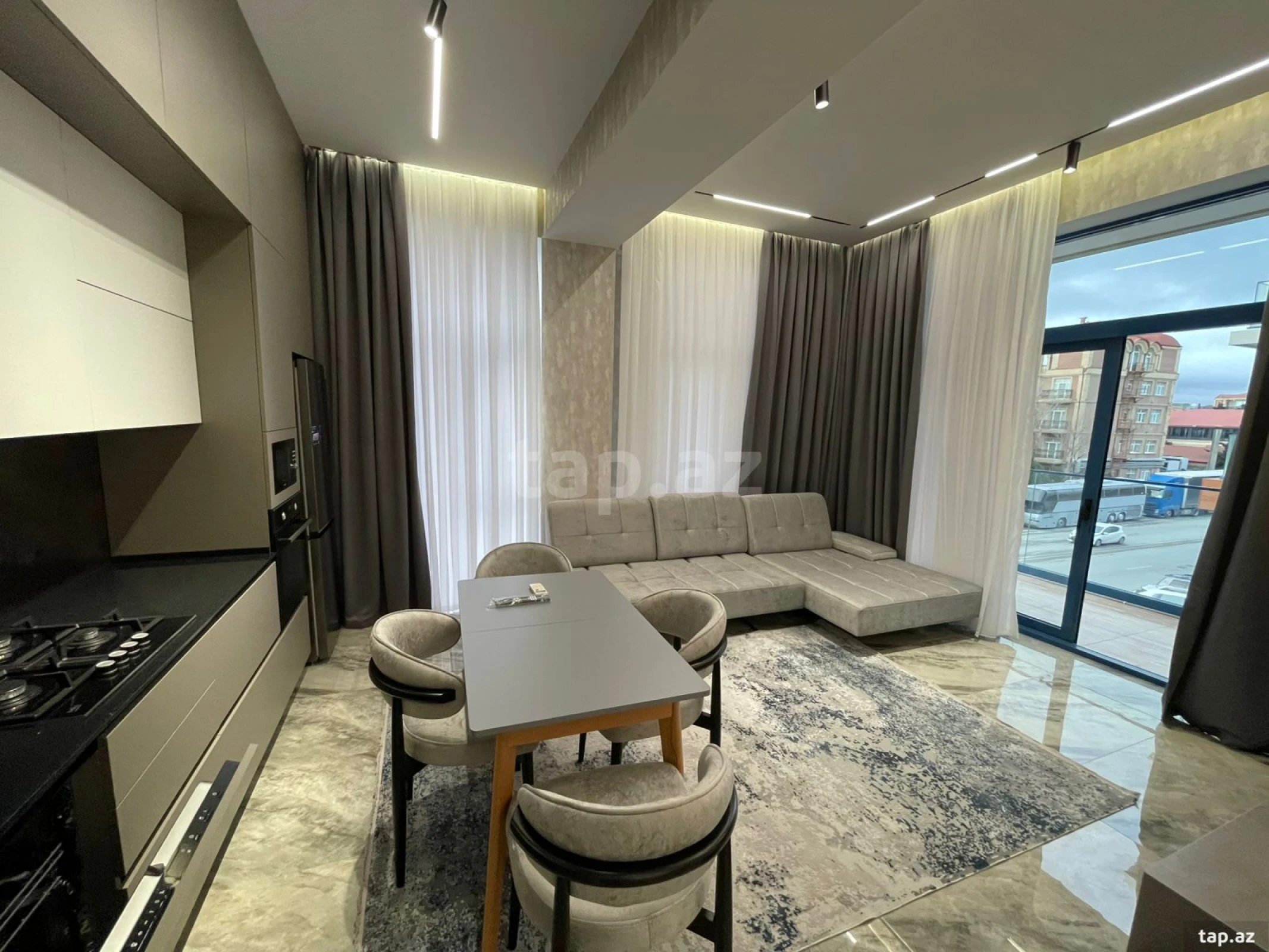 Kirayə verilir 3 otaqlı yeni tikili 85 m²