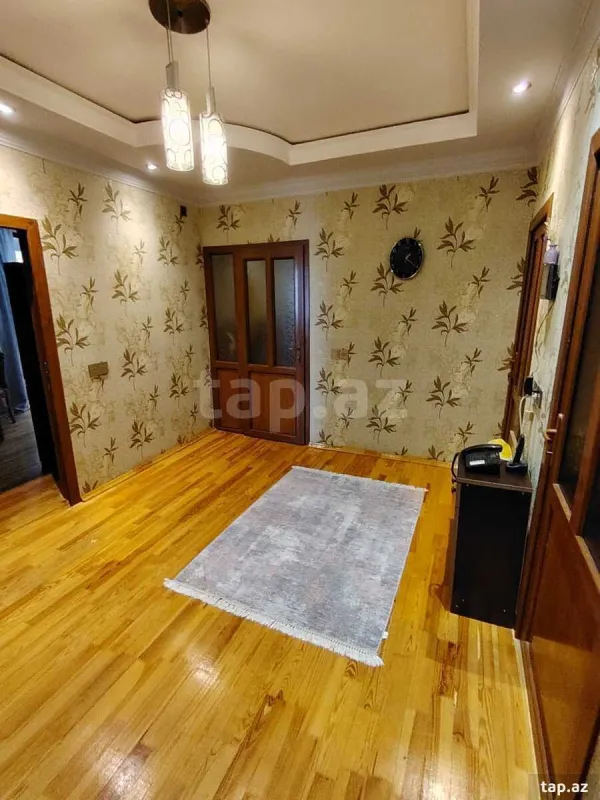 Satılır 4 otaqlı mənzil 120 m²