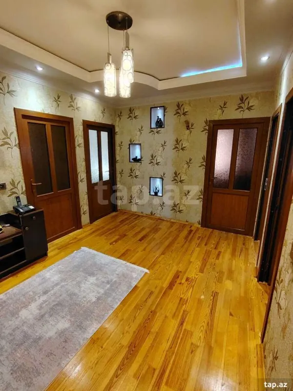 Satılır 4 otaqlı mənzil 120 m²