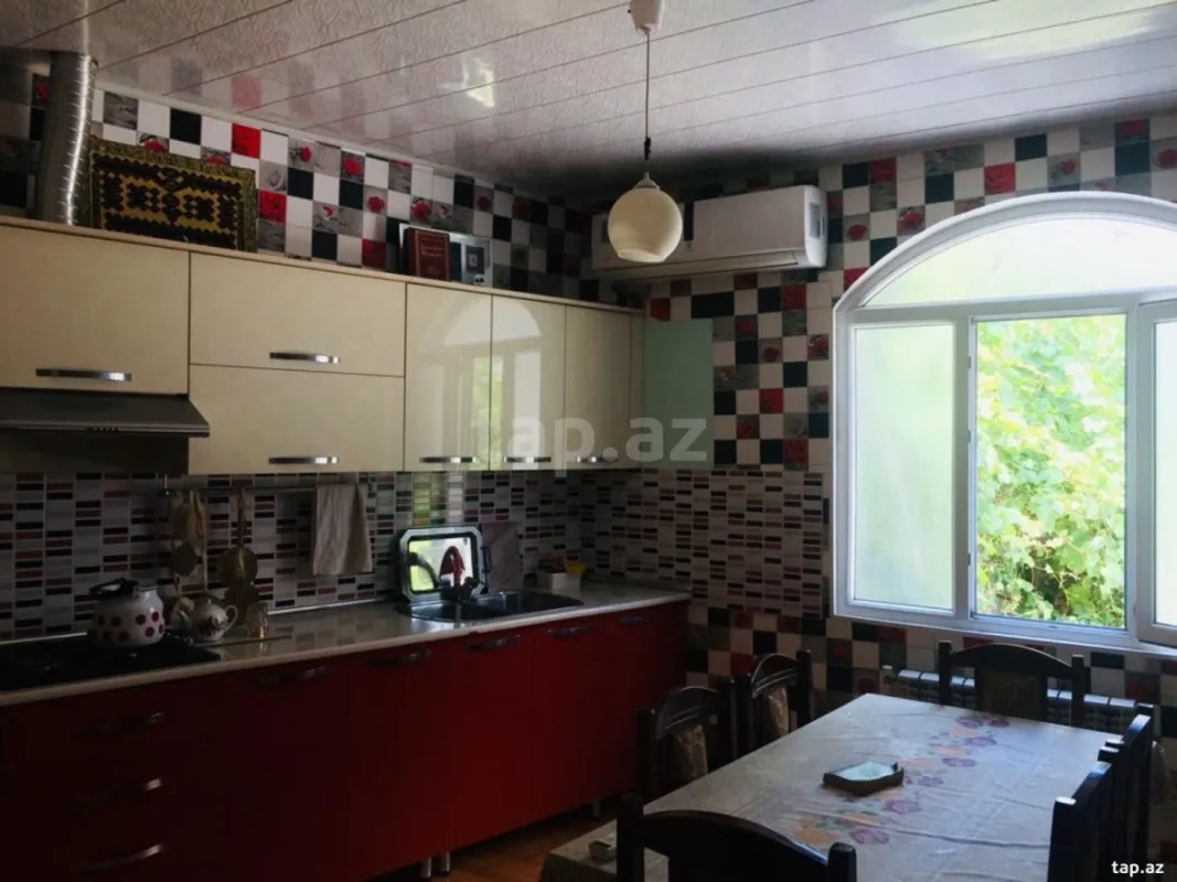 Kirayə verilir 4 otaqlı həyət evi