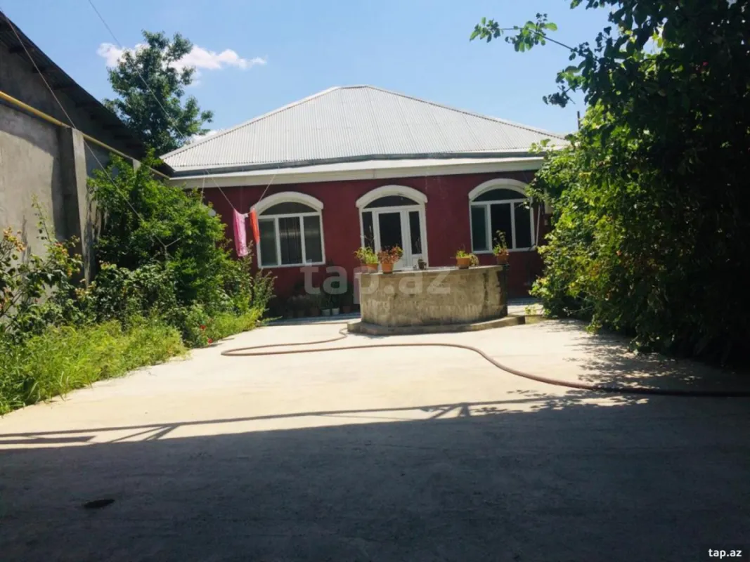 Kirayə verilir 4 otaqlı həyət evi