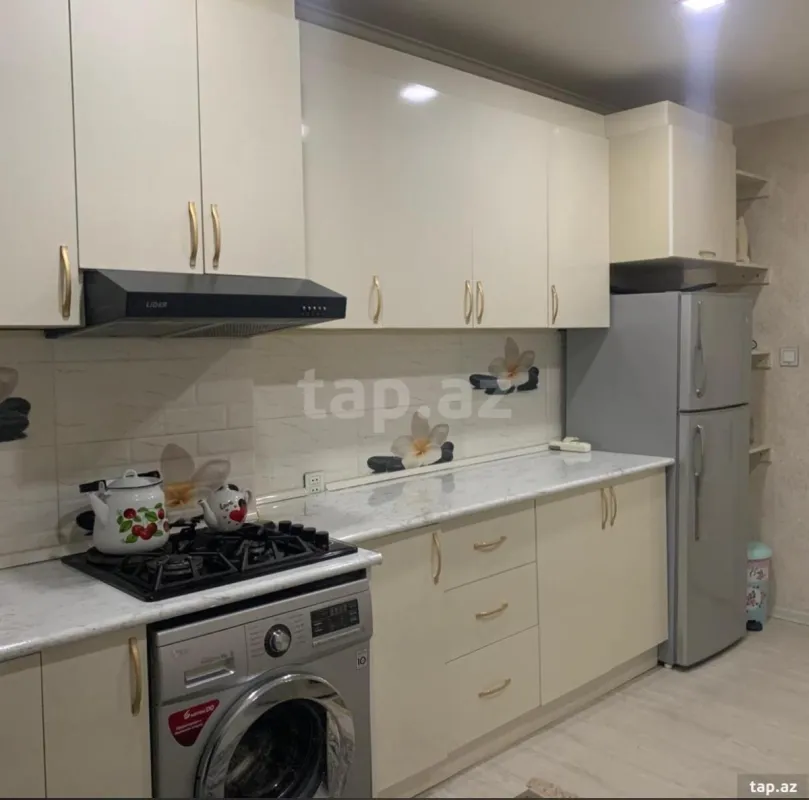 Kirayə verilir 2 otaqlı mənzil 65 m²