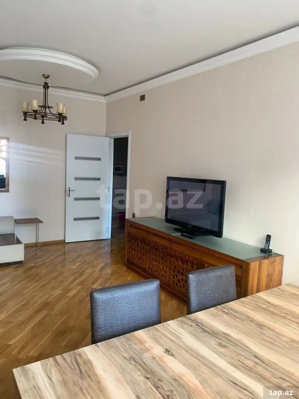 Kirayə verilir 2 otaqlı yeni tikili 85 m²