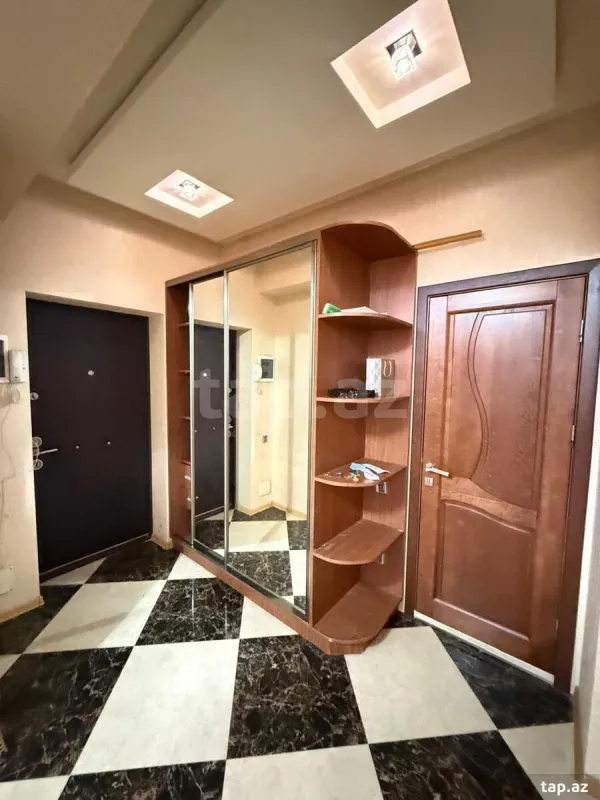 Kirayə verilir 2 otaqlı yeni tikili 65 m²