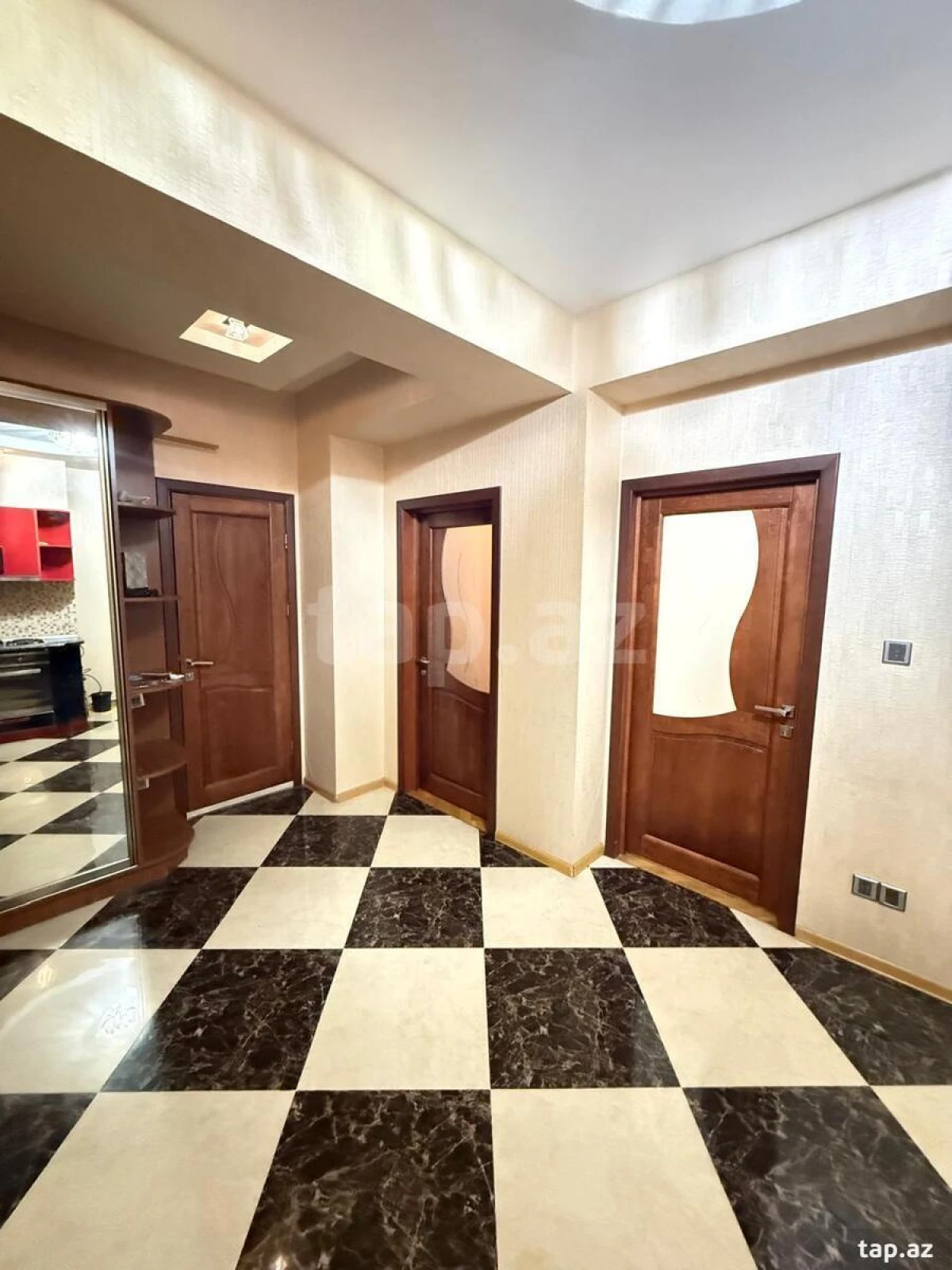 Kirayə verilir 2 otaqlı yeni tikili 65 m²