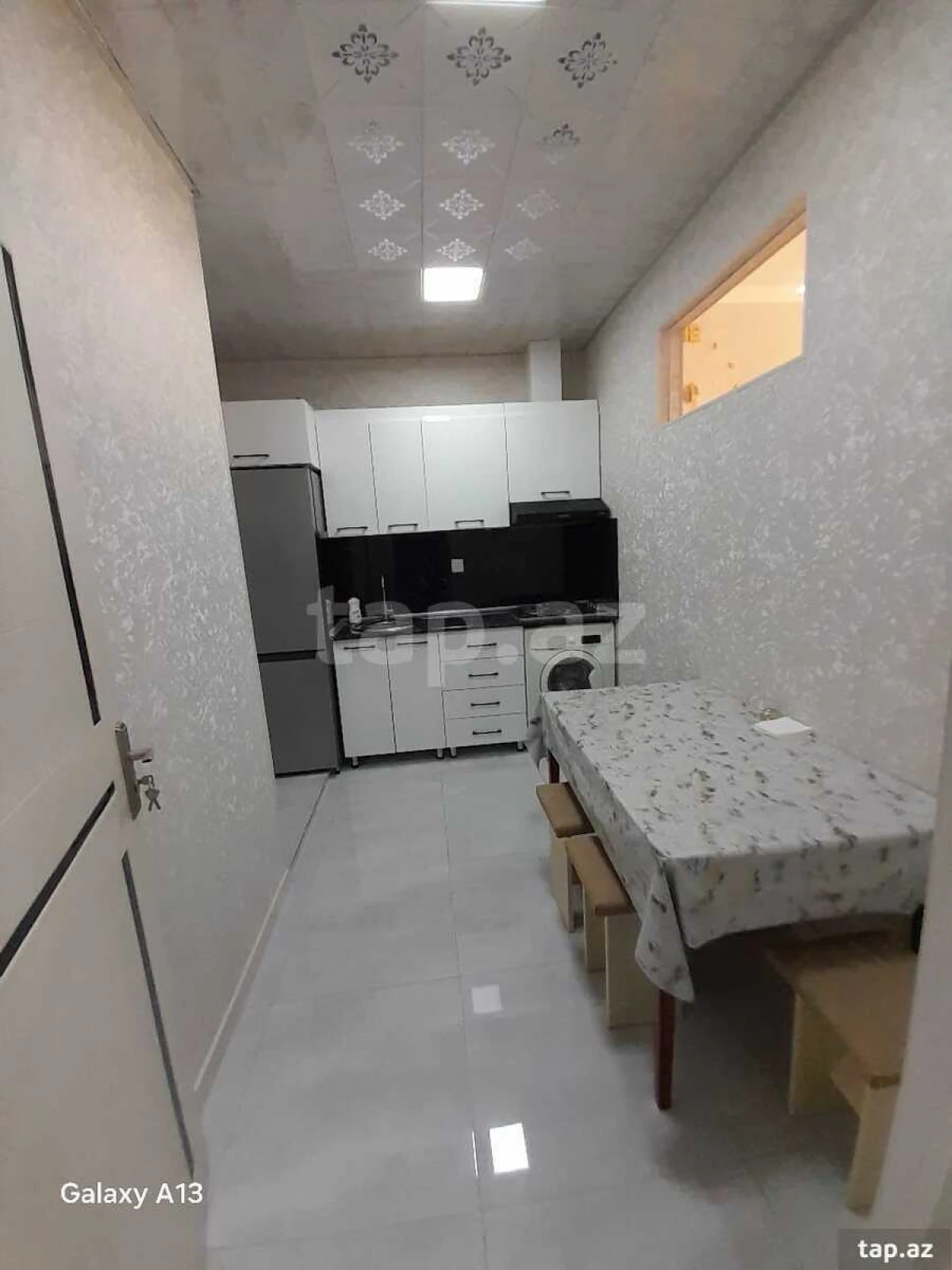 Kirayə verilir 2 otaqlı yeni tikili 60 m²