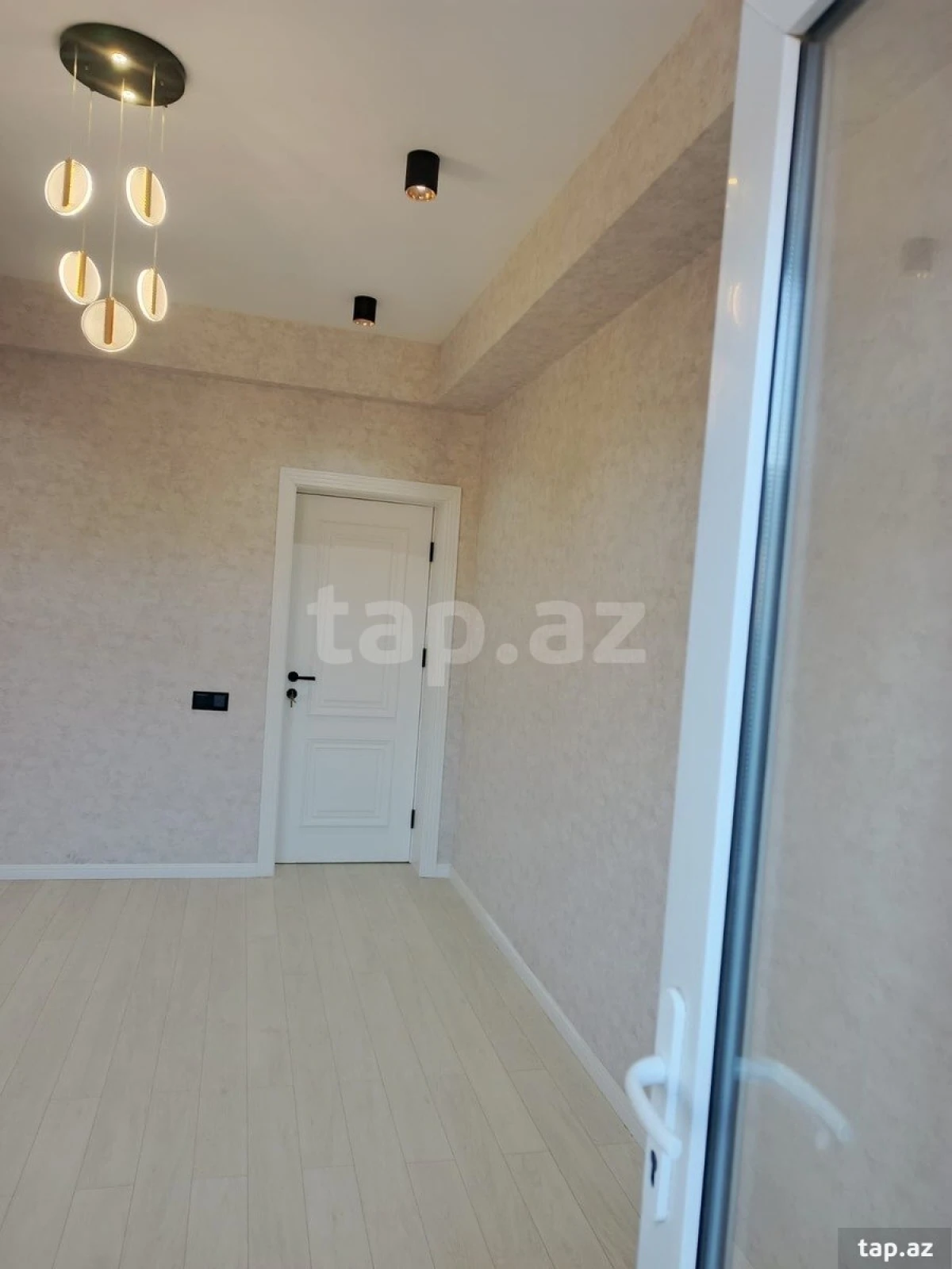 Satılır 2 otaqlı yeni tikili 65.4 m²
