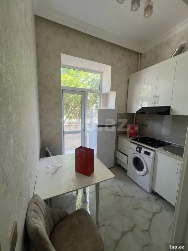 Kirayə verilir 2 otaqlı mənzil 60 m²