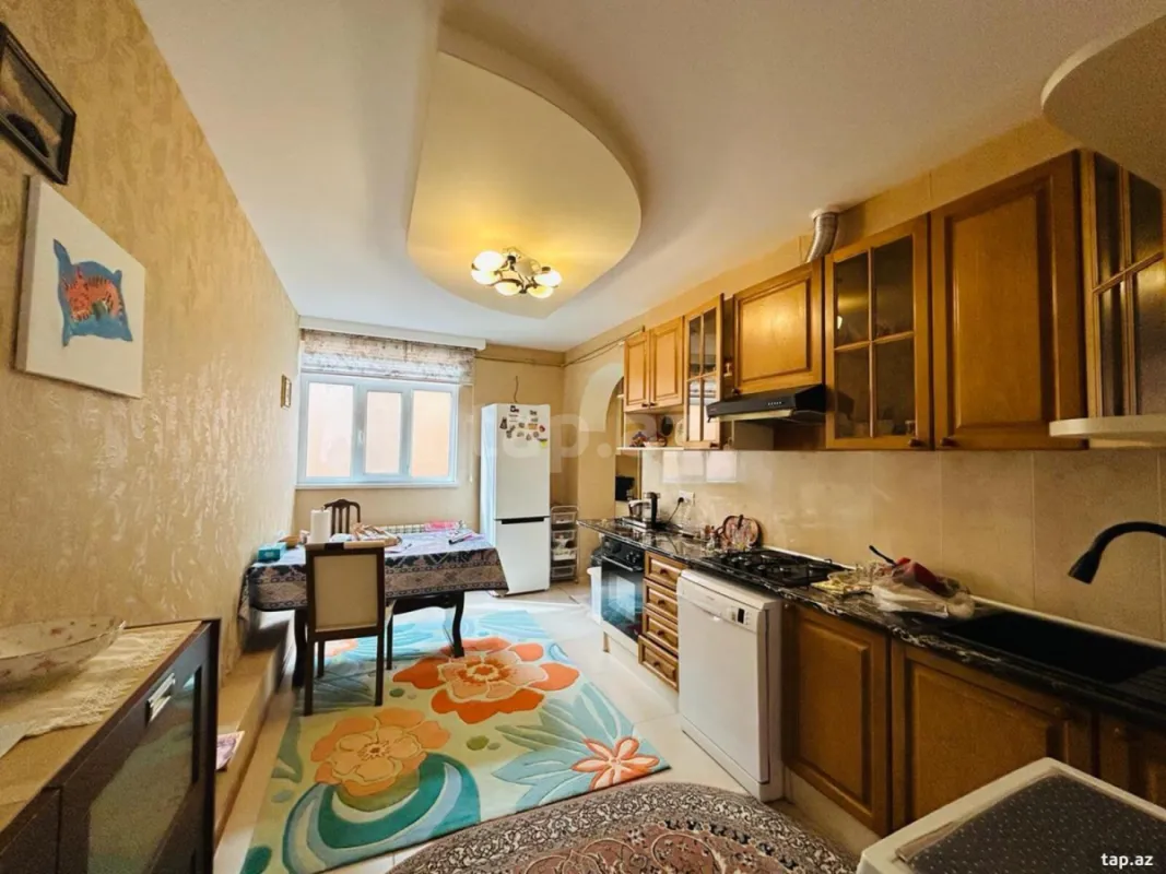 Satılır 4 otaqlı həyət evi