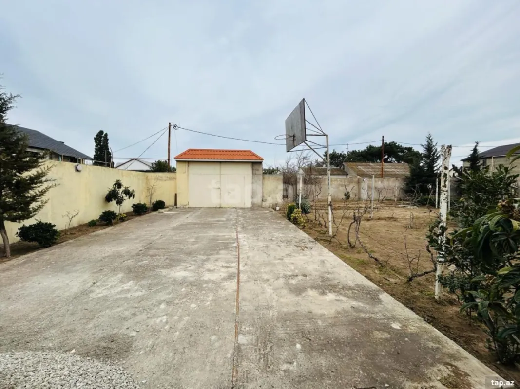 Satılır 4 otaqlı həyət evi
