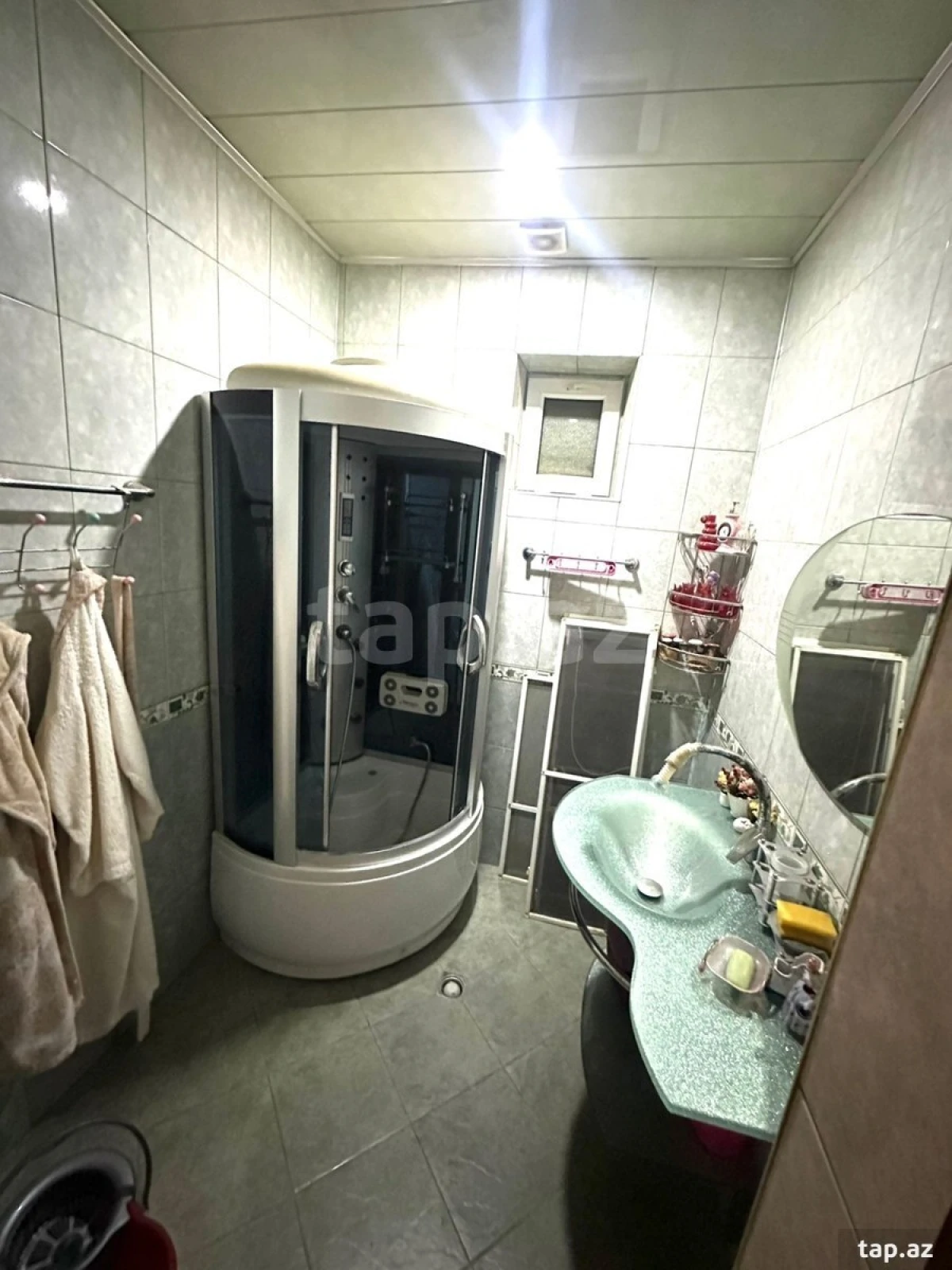 Satılır 8 otaqlı həyət evi