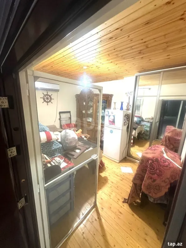 Satılır 8 otaqlı həyət evi