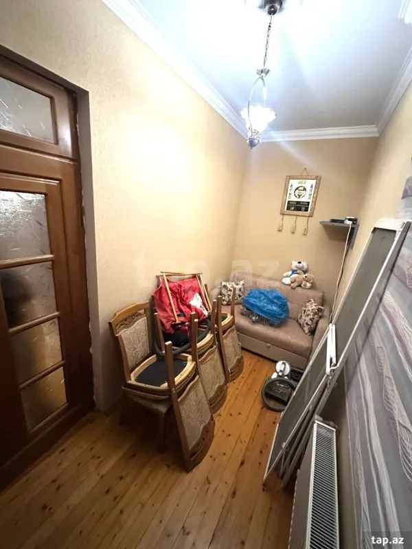 Satılır 8 otaqlı həyət evi