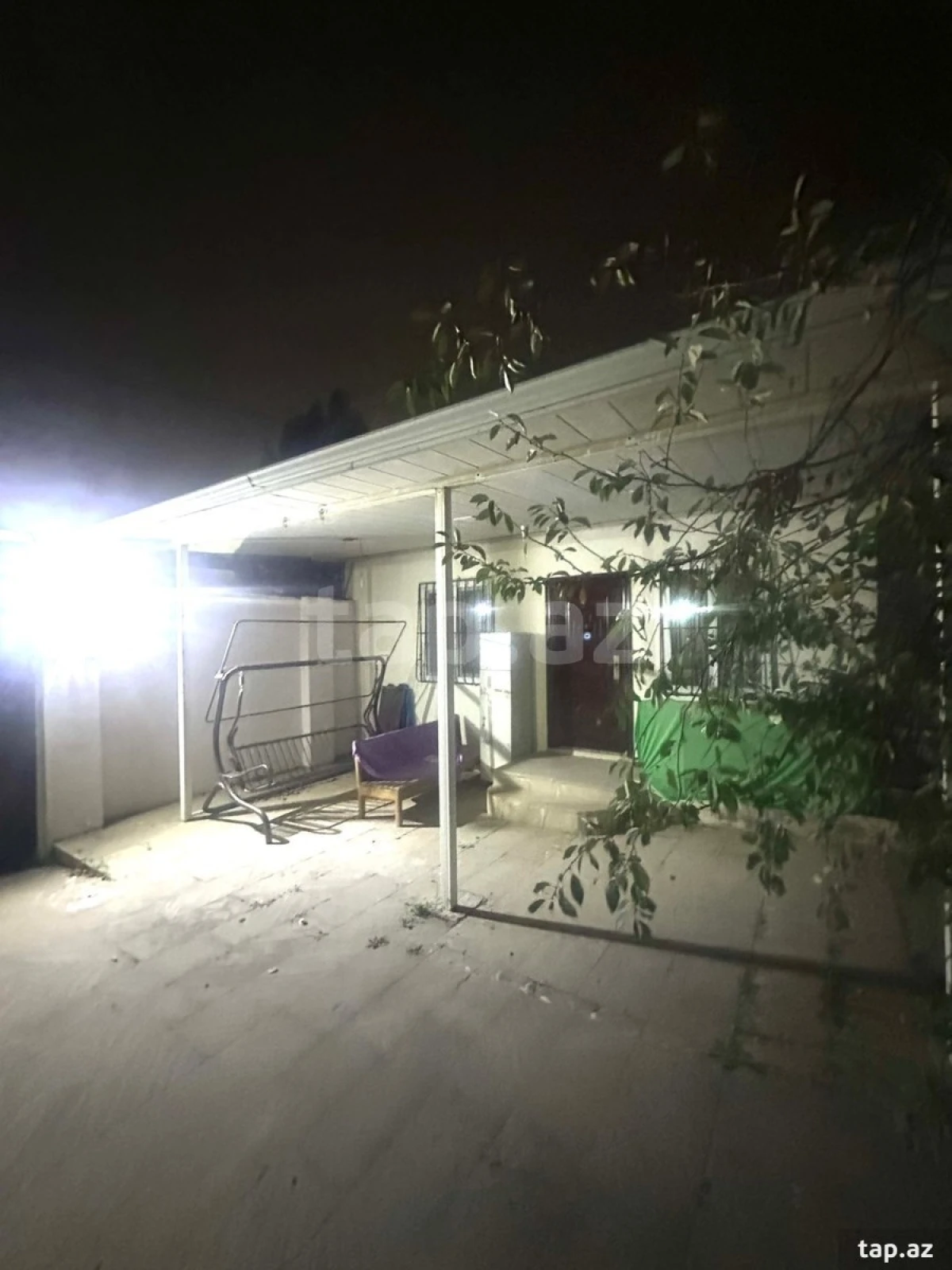 Satılır 8 otaqlı həyət evi