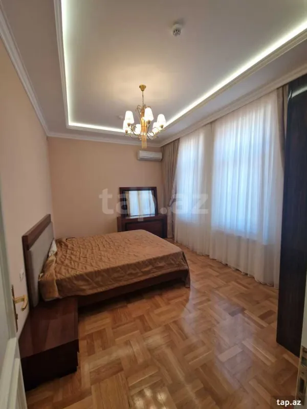 Kirayə verilir 6 otaqlı həyət evi