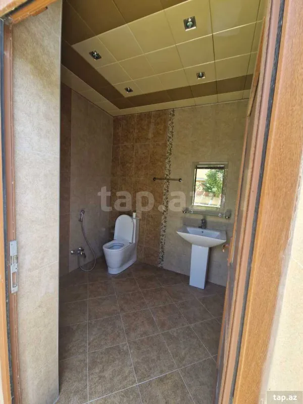 Kirayə verilir 6 otaqlı həyət evi