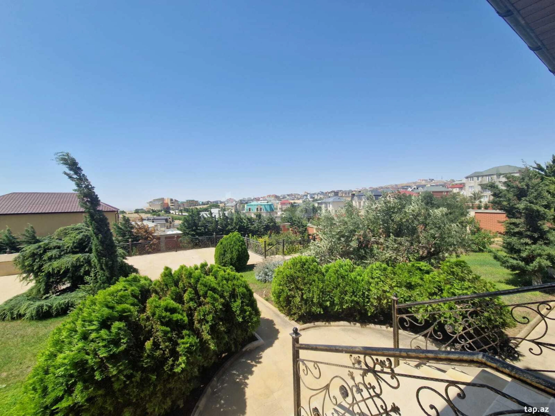 Kirayə verilir 6 otaqlı həyət evi