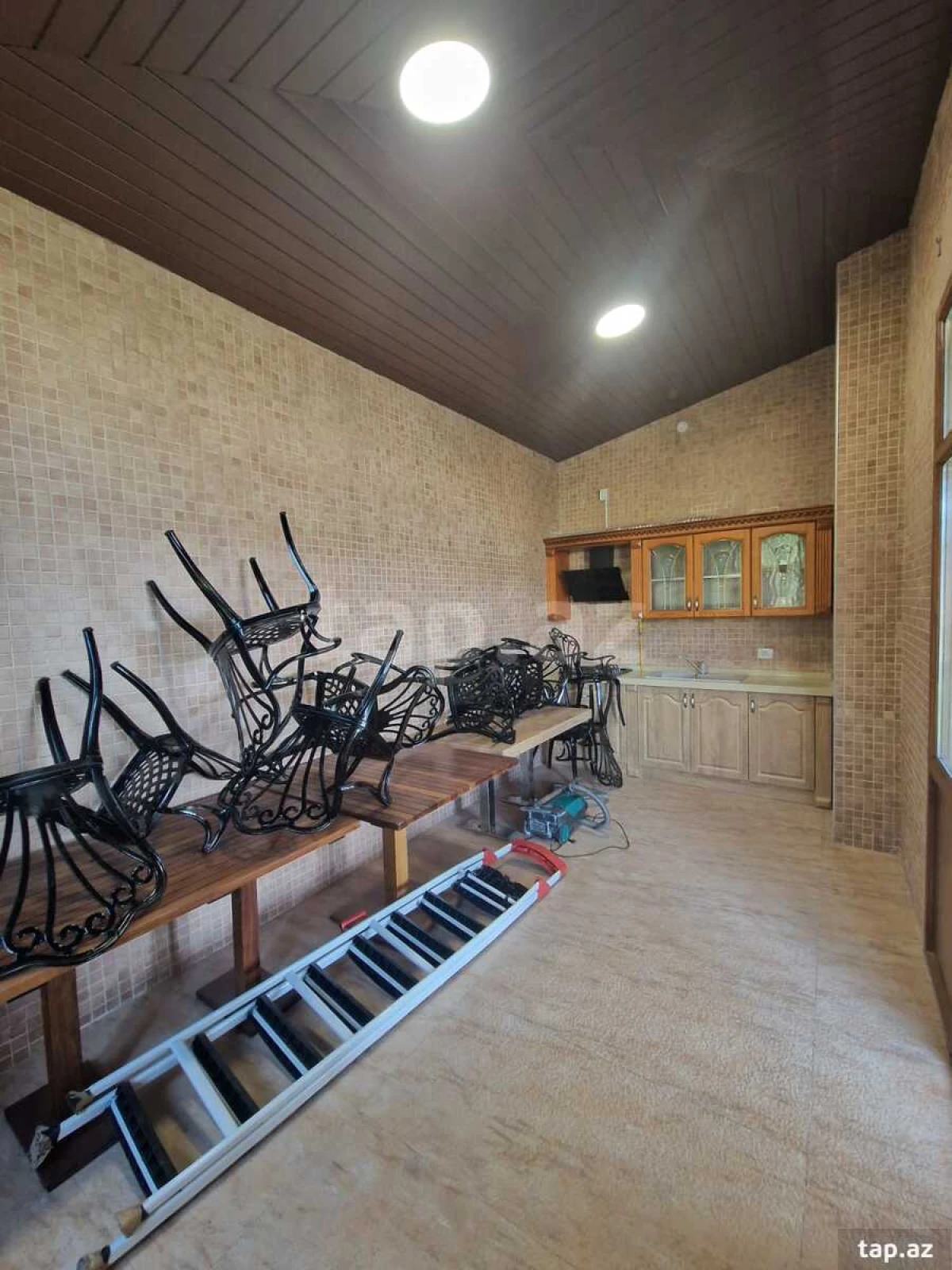 Kirayə verilir 6 otaqlı həyət evi