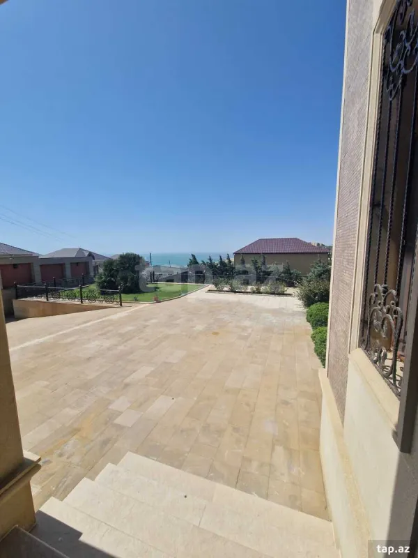 Kirayə verilir 6 otaqlı həyət evi