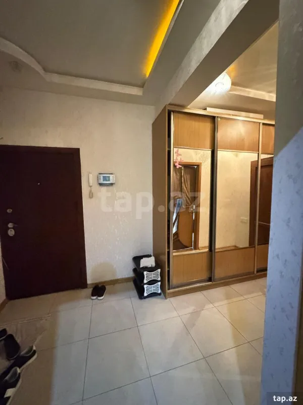 Kirayə verilir 2 otaqlı yeni tikili 96 m²