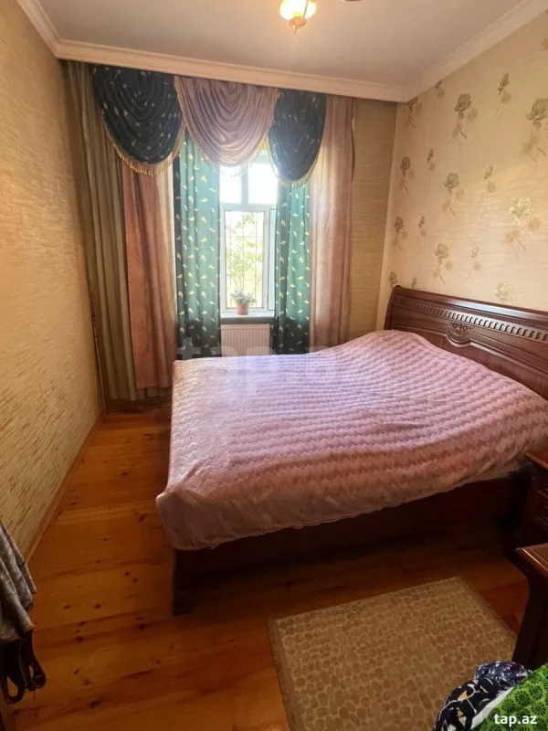 Satılır 4 otaqlı həyət evi