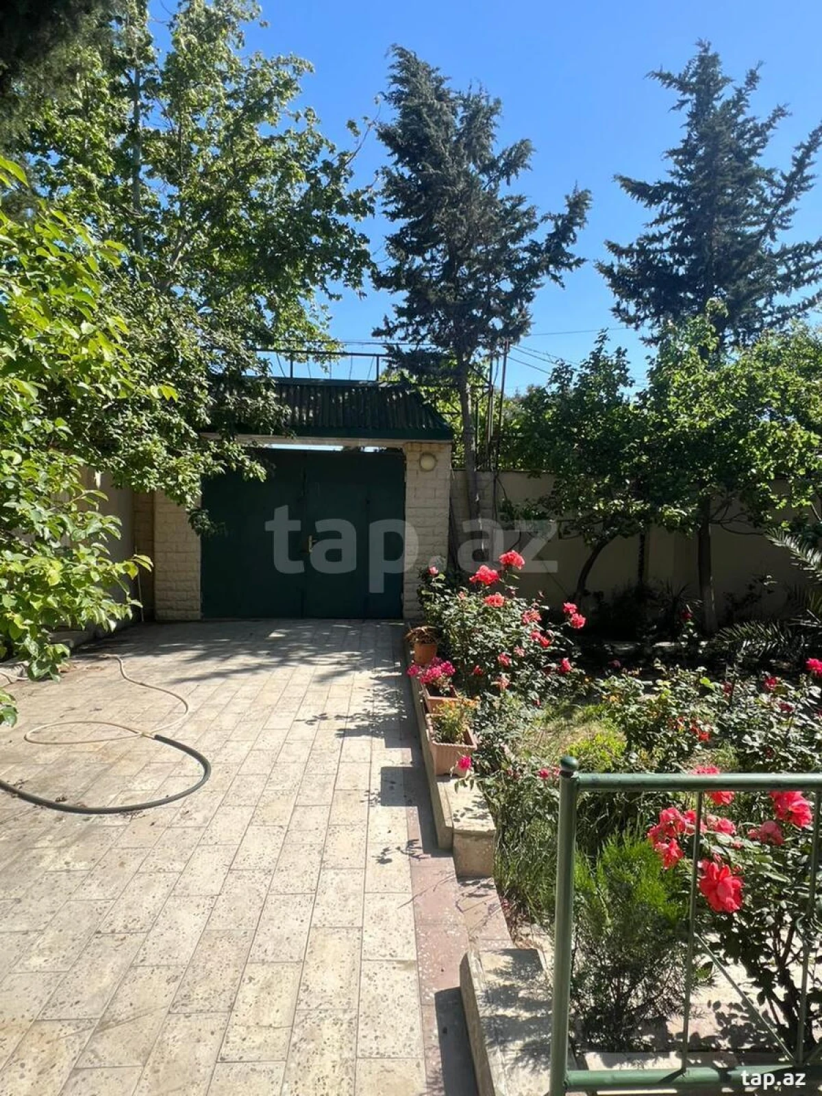 Satılır 4 otaqlı həyət evi