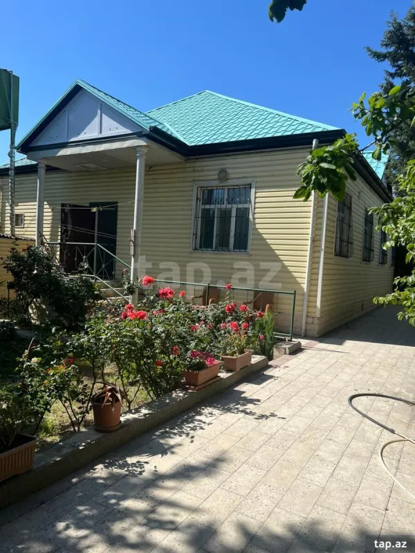 Satılır 4 otaqlı həyət evi