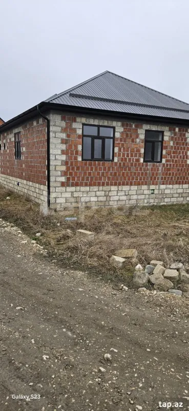 Satılır 3 otaqlı həyət evi