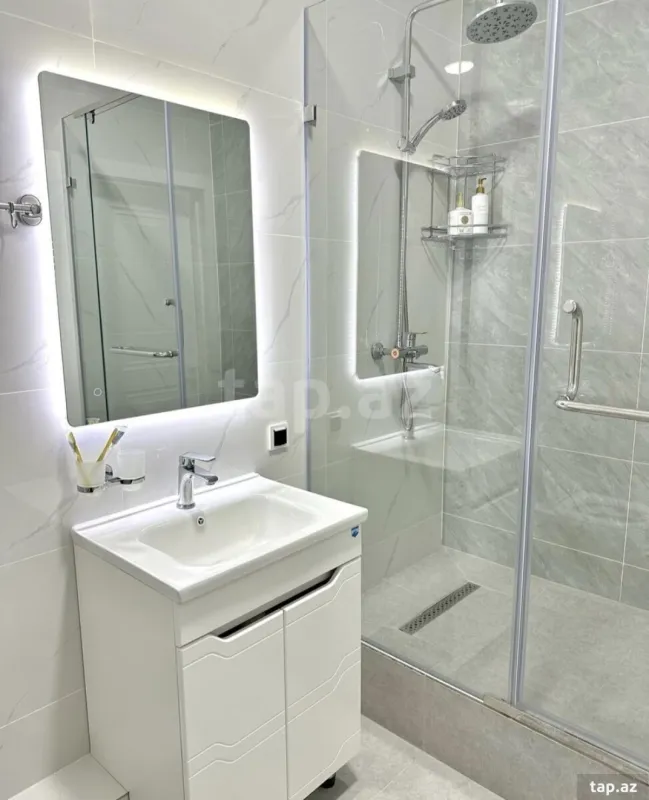 Kirayə verilir 2 otaqlı yeni tikili 75 m²