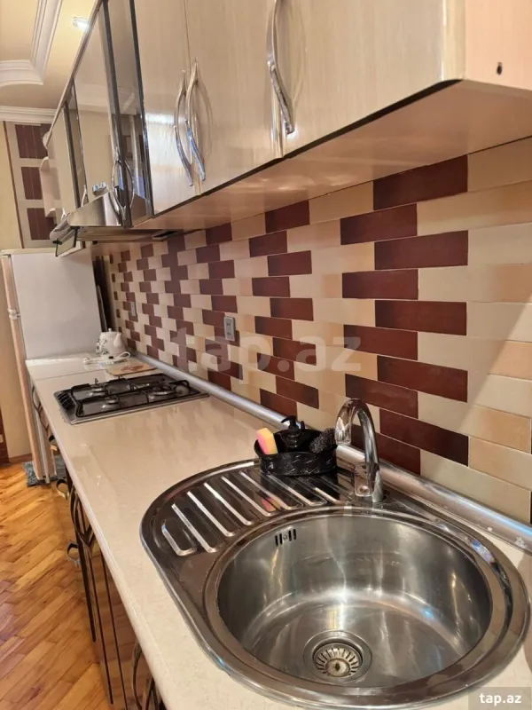 Kirayə verilir 2 otaqlı yeni tikili 85 m²