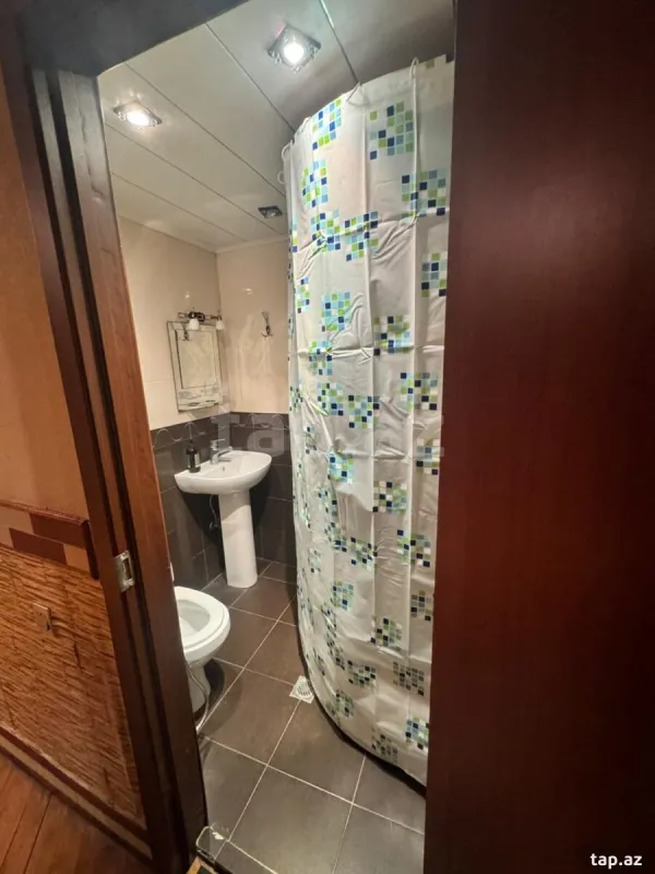 Kirayə verilir 2 otaqlı yeni tikili 85 m²