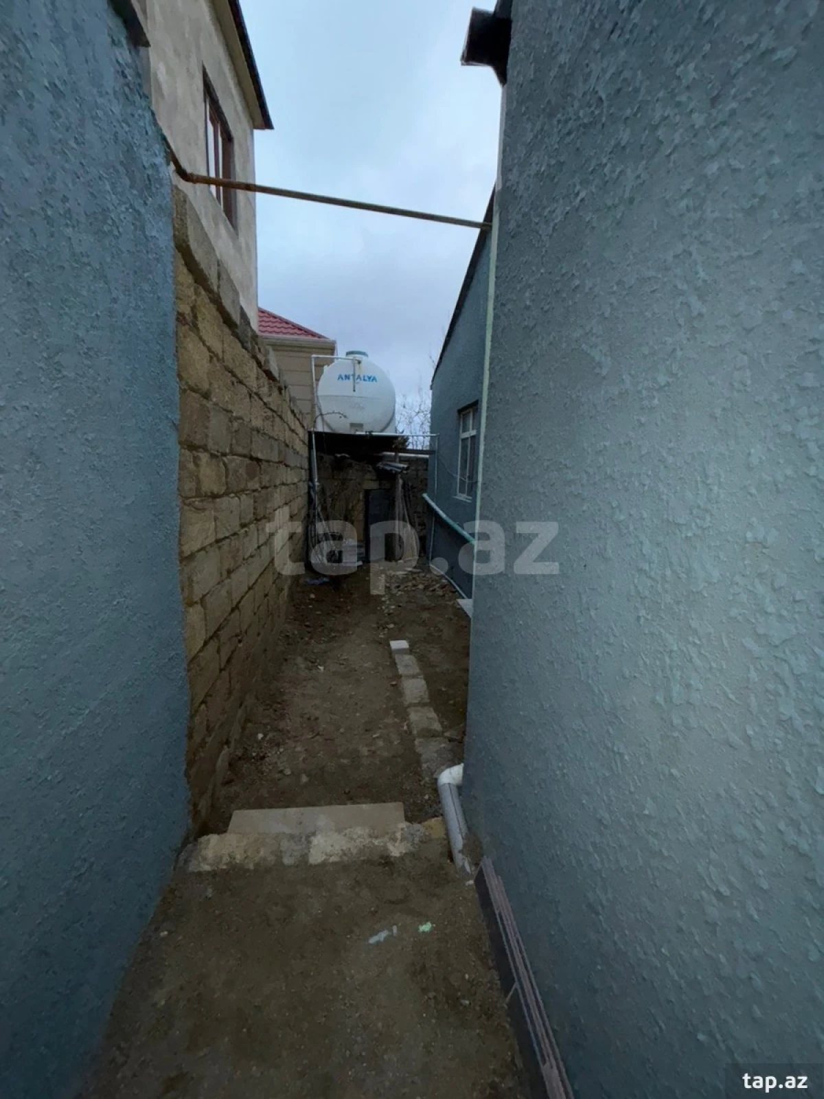 Satılır 4 otaqlı həyət evi