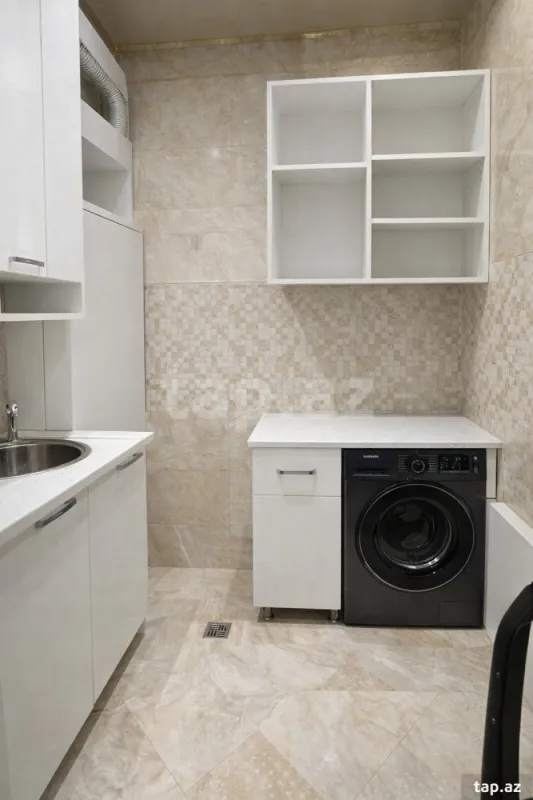 Satılır 3 otaqlı yeni tikili 165 m²
