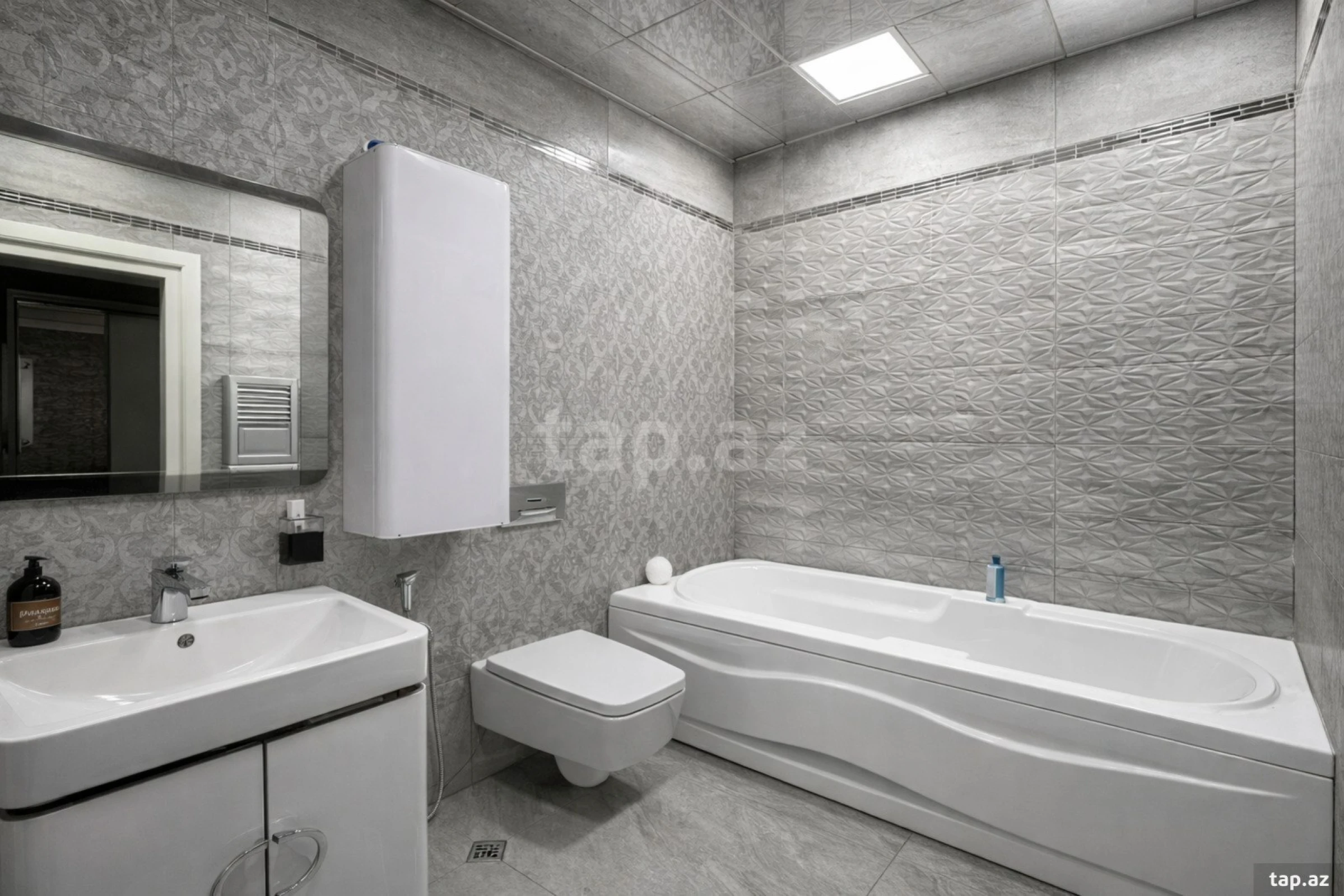 Satılır 3 otaqlı yeni tikili 165 m²