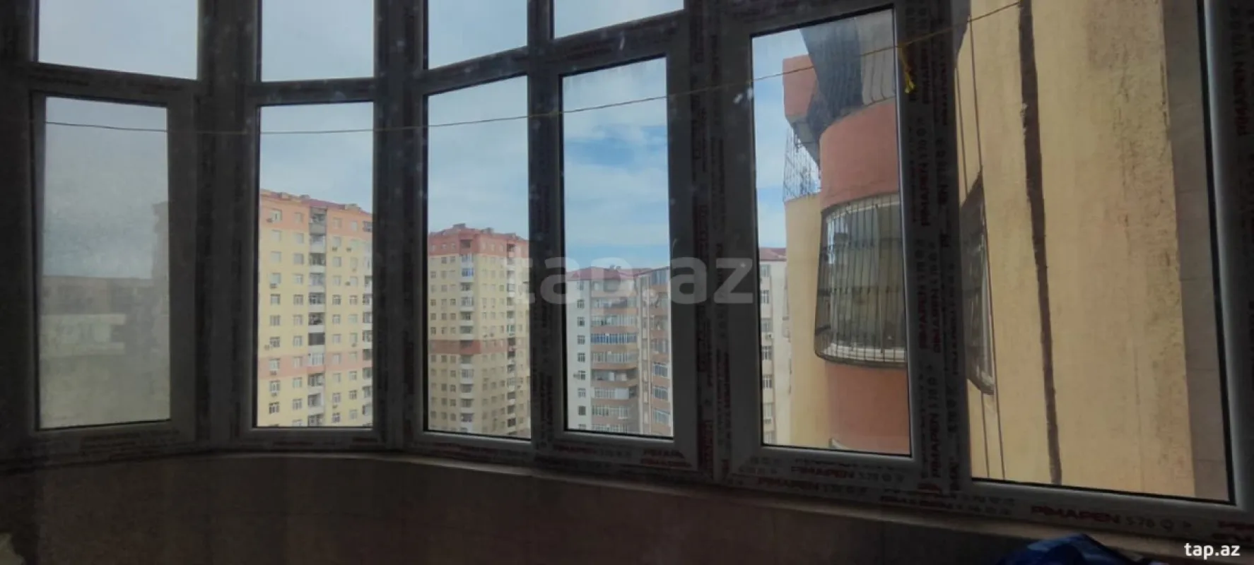 Satılır 3 otaqlı yeni tikili 115 m²