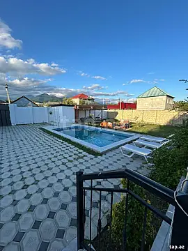 Kirayə verilir 5 otaqlı həyət evi