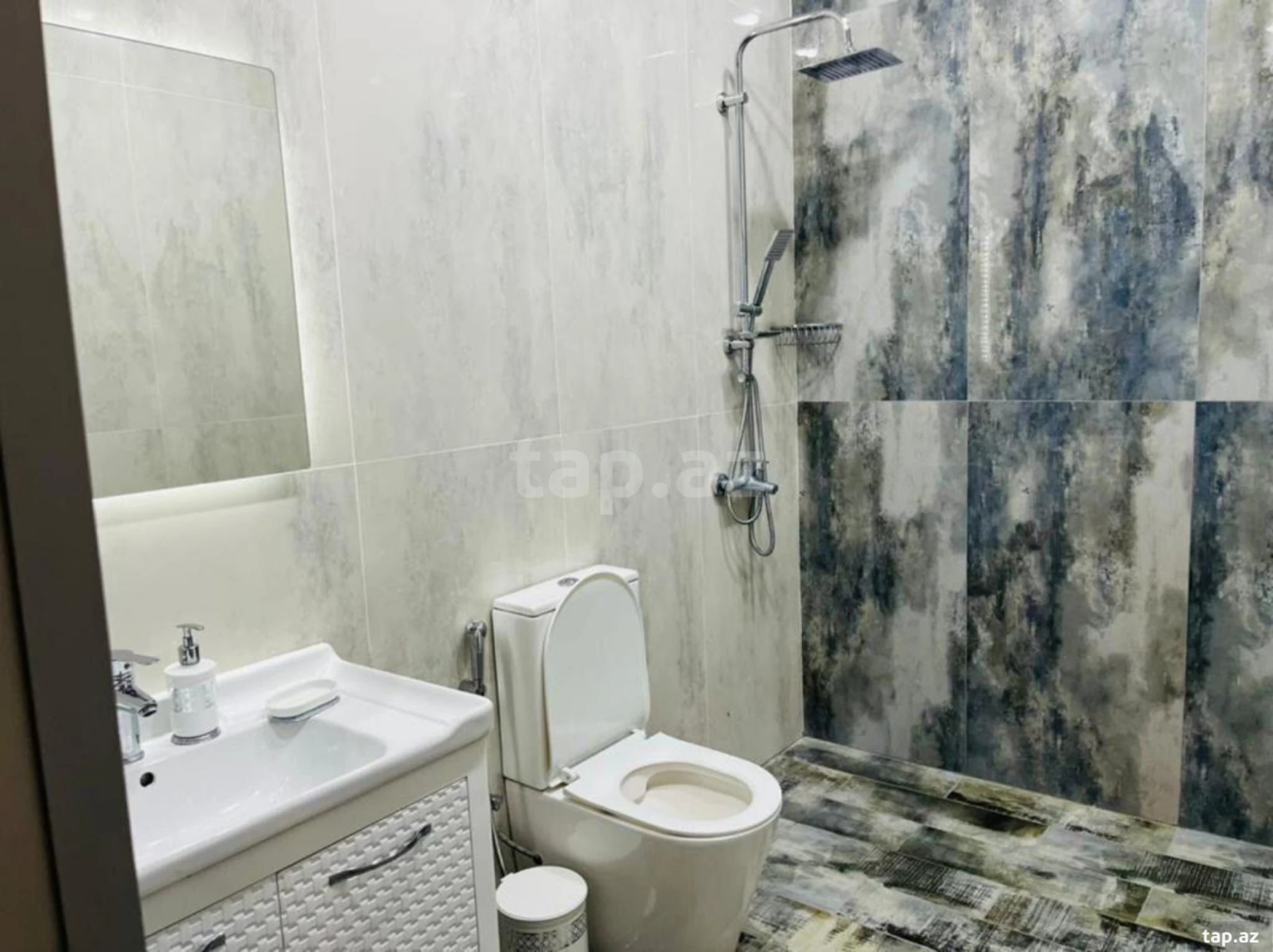 Kirayə verilir 5 otaqlı həyət evi