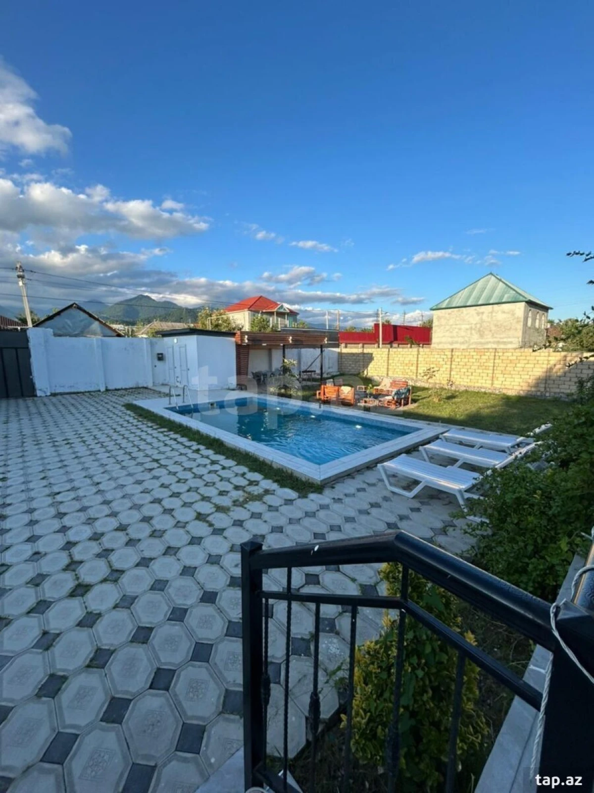 Kirayə verilir 5 otaqlı həyət evi