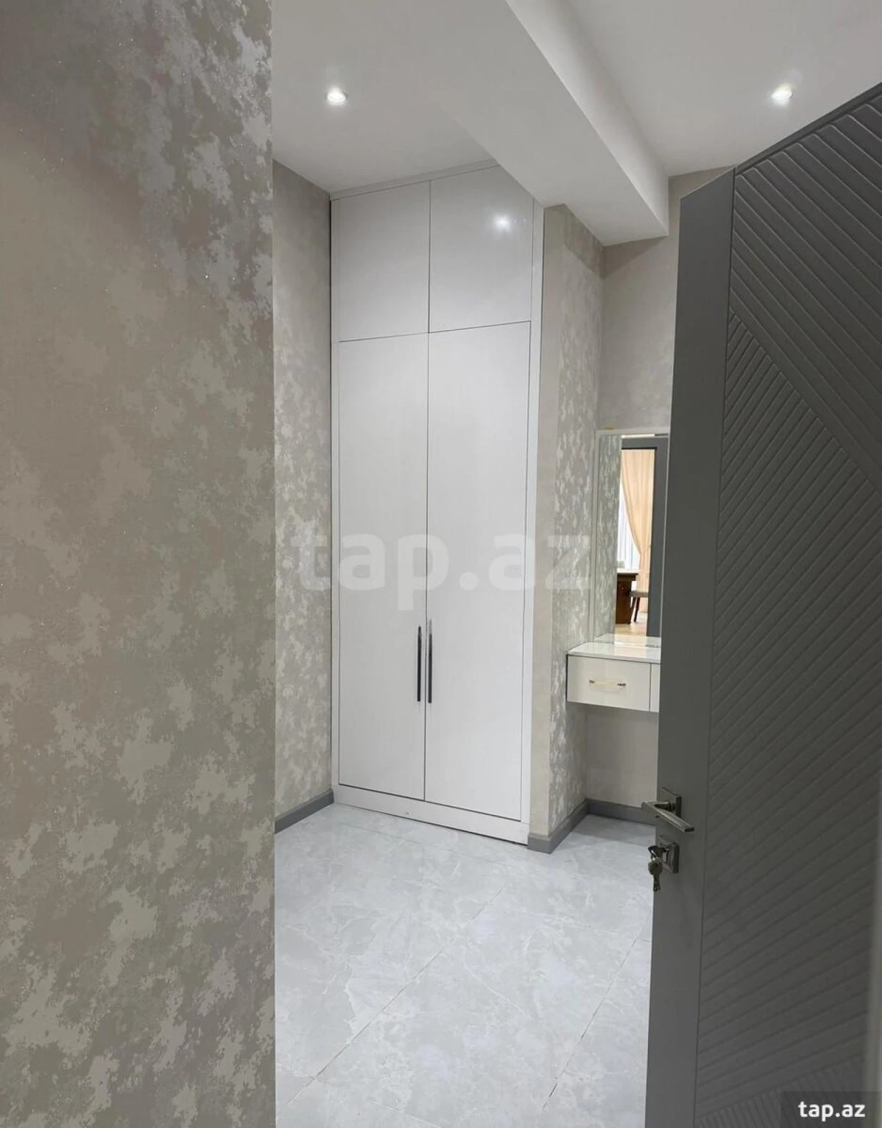 Satılır 3 otaqlı yeni tikili 91 m²