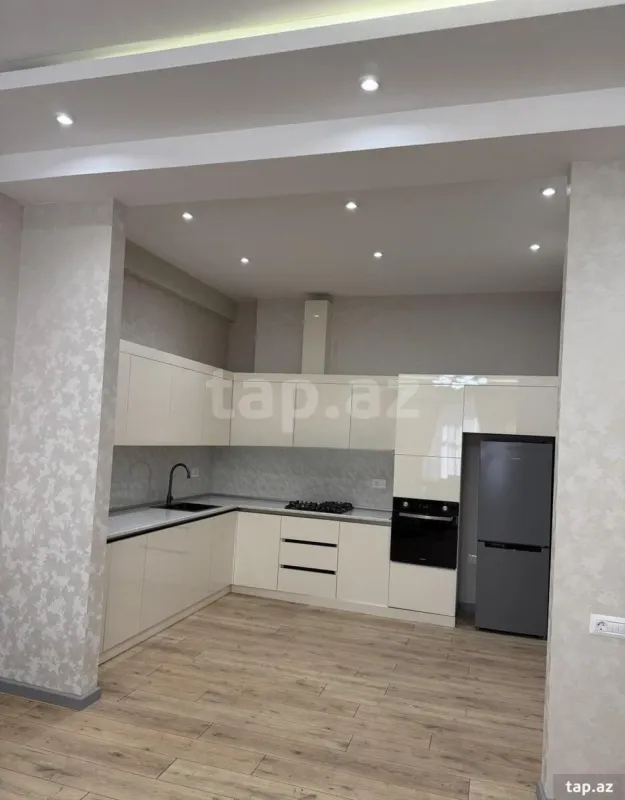 Satılır 3 otaqlı yeni tikili 91 m²