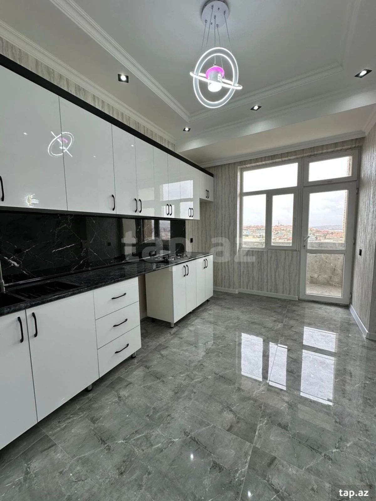 Satılır 3 otaqlı yeni tikili 90 m²