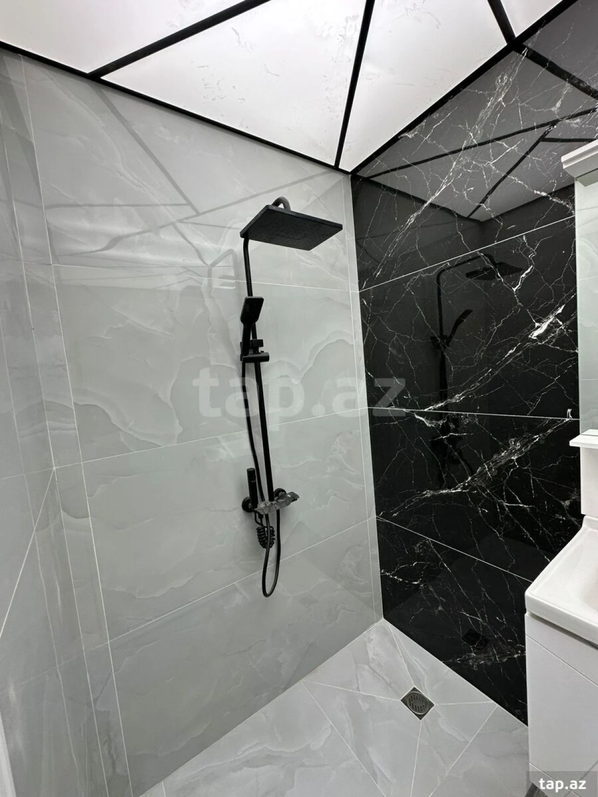 Satılır 3 otaqlı yeni tikili 90 m²