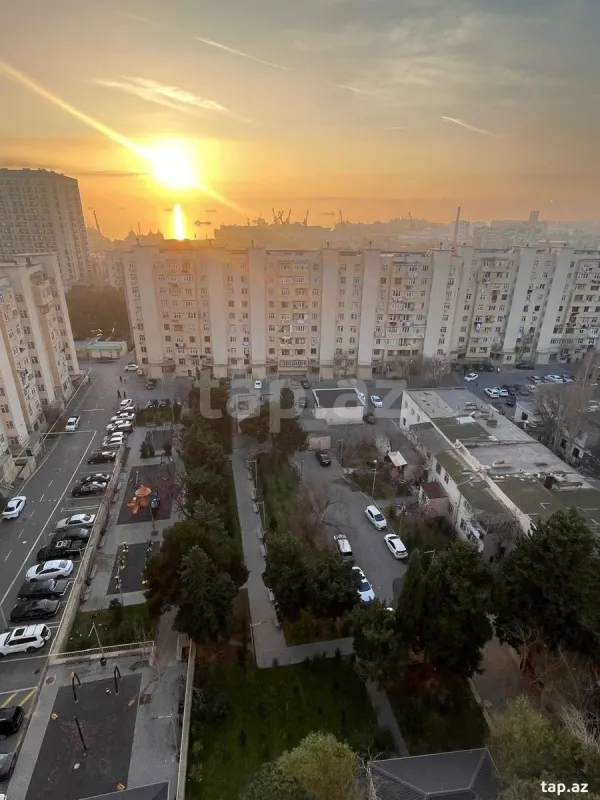 Satılır 2 otaqlı yeni tikili 82 m²