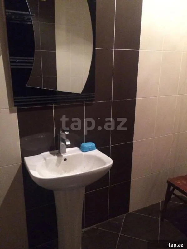 Kirayə verilir 4 otaqlı həyət evi