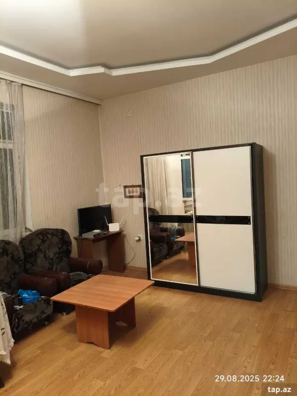 Kirayə verilir 4 otaqlı həyət evi