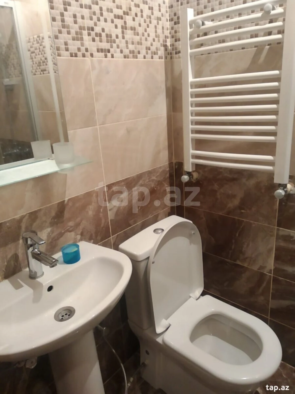 Kirayə verilir 2 otaqlı yeni tikili 70 m²