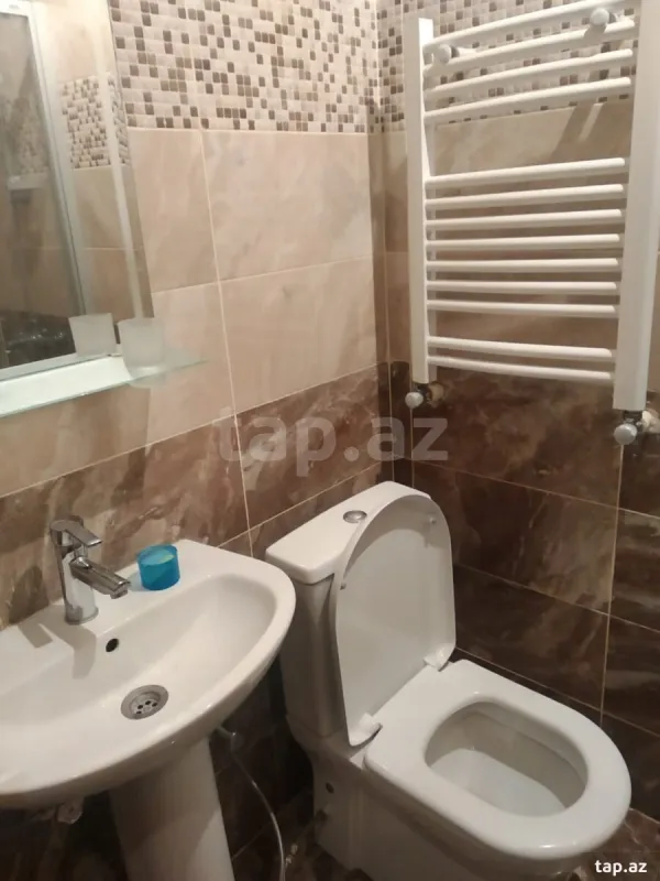 Kirayə verilir 2 otaqlı yeni tikili 70 m²